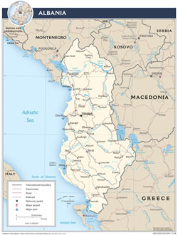Детальная политическая карта Албании с дорогами и городами.