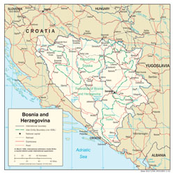 Детальная политическая и административная карта Боснии и Герцеговины с городами и дорогами.