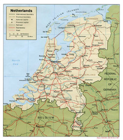 Политическая карта Голландии с дорогами и городами.